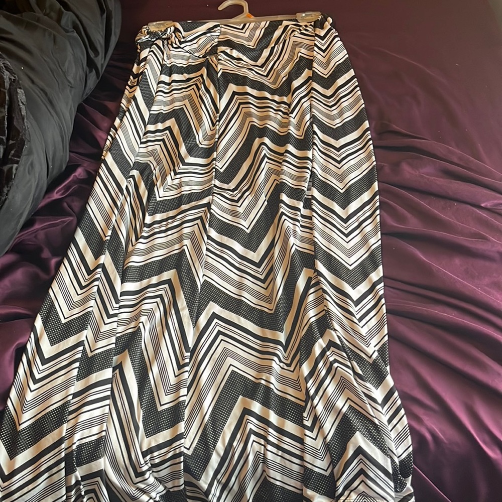 Long similar to body con skirt can be dressed up or down perfect 4 any occasion